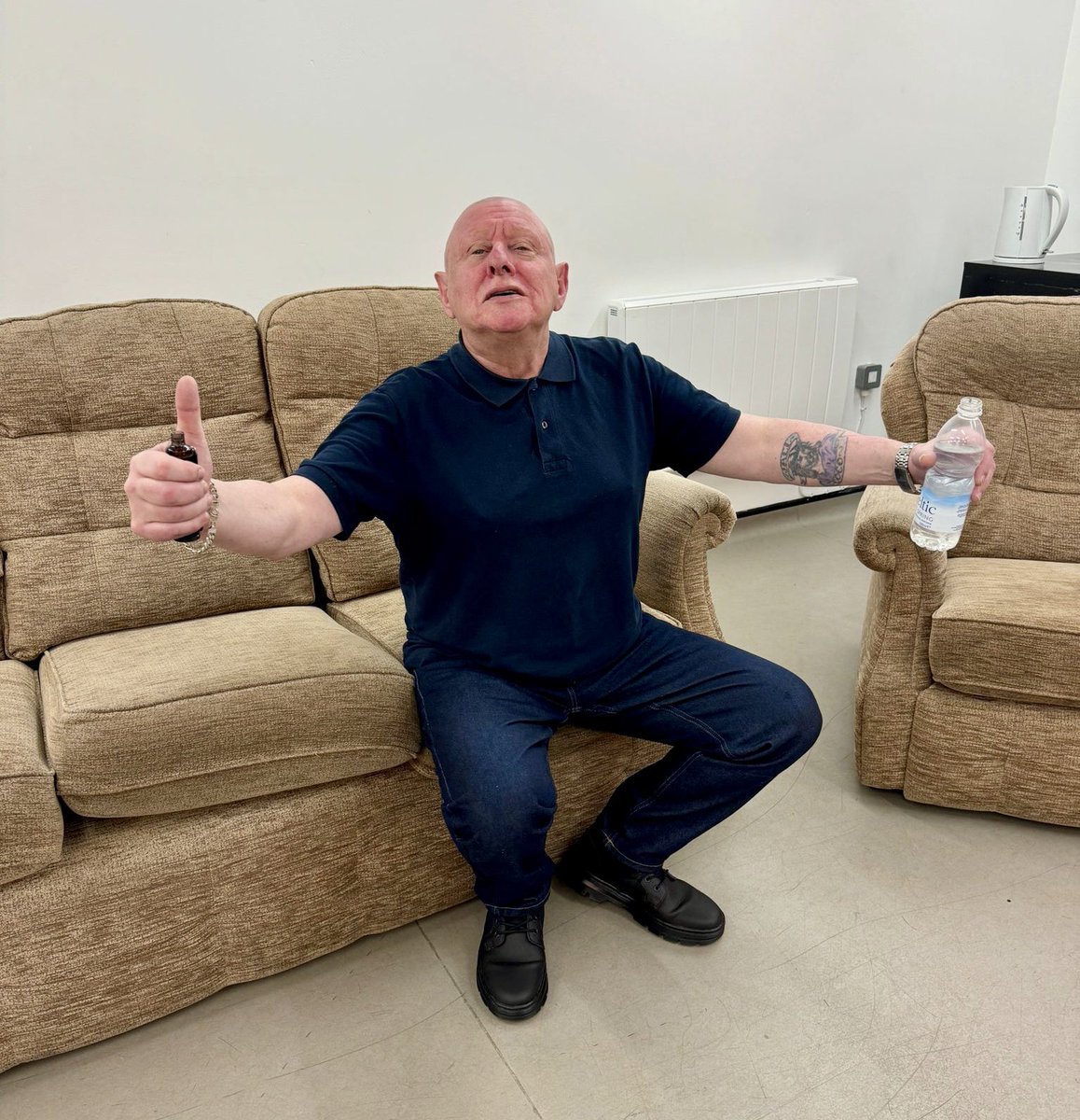 officialswr's tweet photo. #ShaunRyder #QandAs
Tickets via link in bio
Tomorrow at Stourbridge Town Hall #stourbridge
Thursday @theericmorecambecentre #harpenden
Friday @thebarn.ringwood #ringwood
Saturday @lighthousepoole #poole
Sunday @thorndenhall #eastleigh
#HappyMondays #BlackGrape https://t.co/TYPoIHVVfU