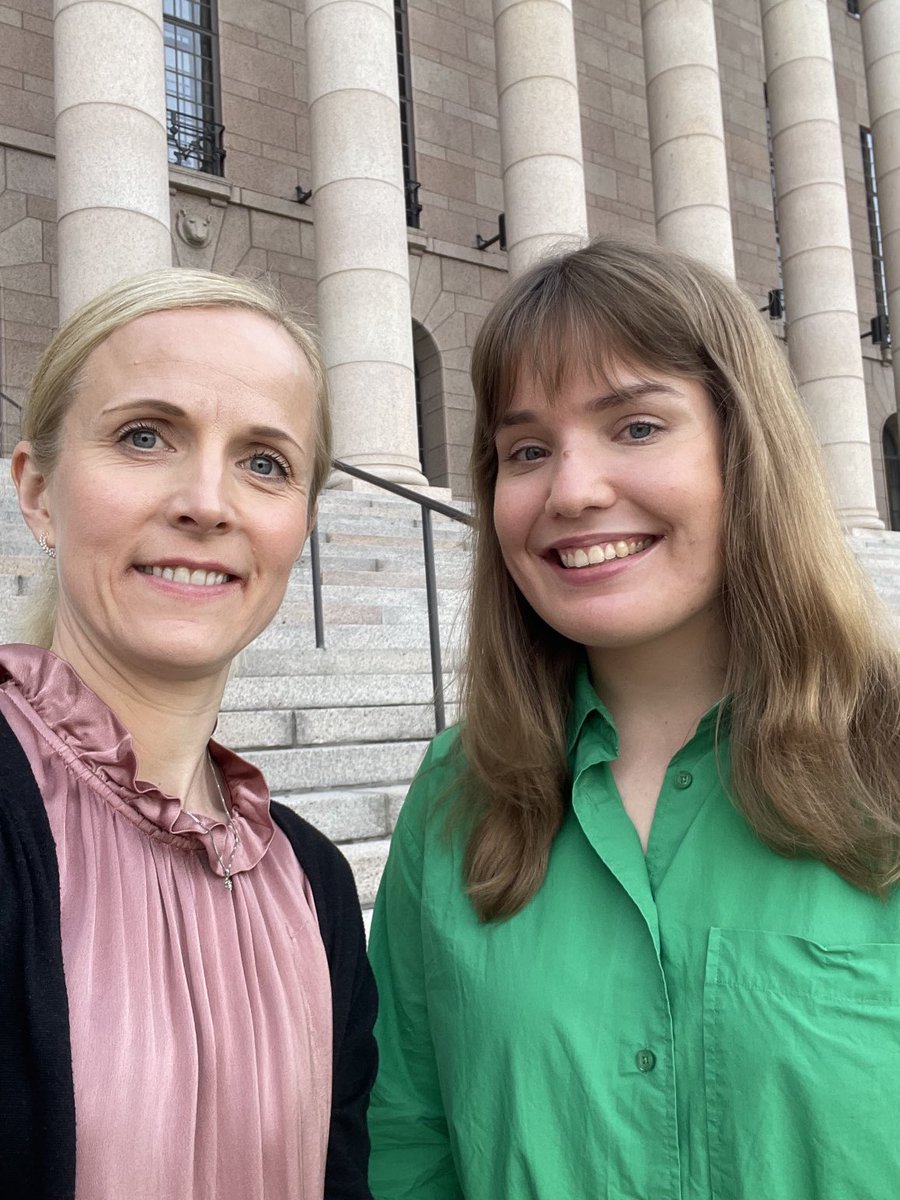 Tänään olimme Vaikuttavuusseuran Lääkehuollon hukkajahti-tilaisuudessa äänessä yhdessä proviisoriopiskelija Nelli Hauhian kanssa. Apteekkityöhön, kuten koko lääkehoitoketjuun, liittyy paljon hukkaa, jota karsimalla koko terveydehuoltoa voitaisiin sujuvoittaa.