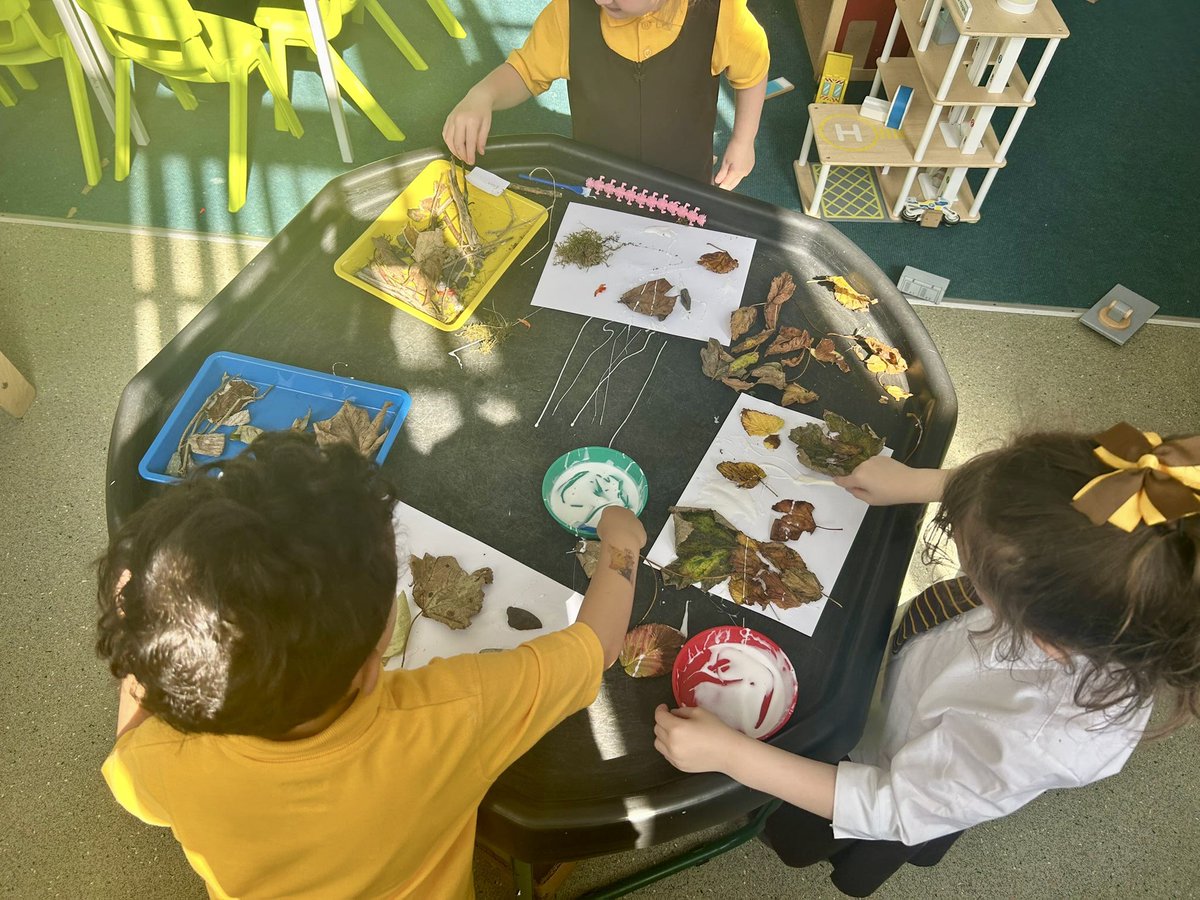 wintonprimary's tweet photo. Primary 1/2 have been learning about Autumn 🍂 They collected Autumn leaves with their P7 buddies and used them to create Autumn inspired pictures 🖼️ https://t.co/RTt4muQkAm