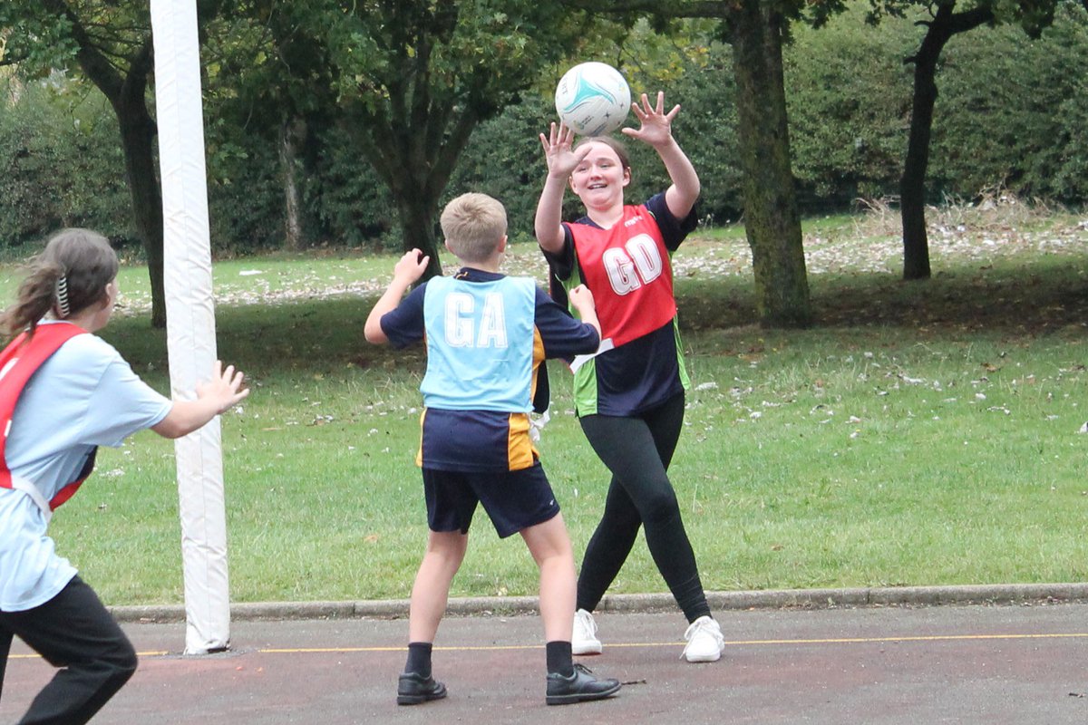 CRA_HouseChamp's tweet photo. Some excellent games of Netball in our latest House competition this week @Charles_Read_ … Students across all Year groups have represented their house teams with staff to play in the final round tomorrow 🏐

Yr 7 - Caeli 🏆
Yr 8 - Terra 🏆
Yr 9 - Caeli 🏆
Yr 10/11 - Aqua 🏆 https://t.co/AK9sTkBZg4