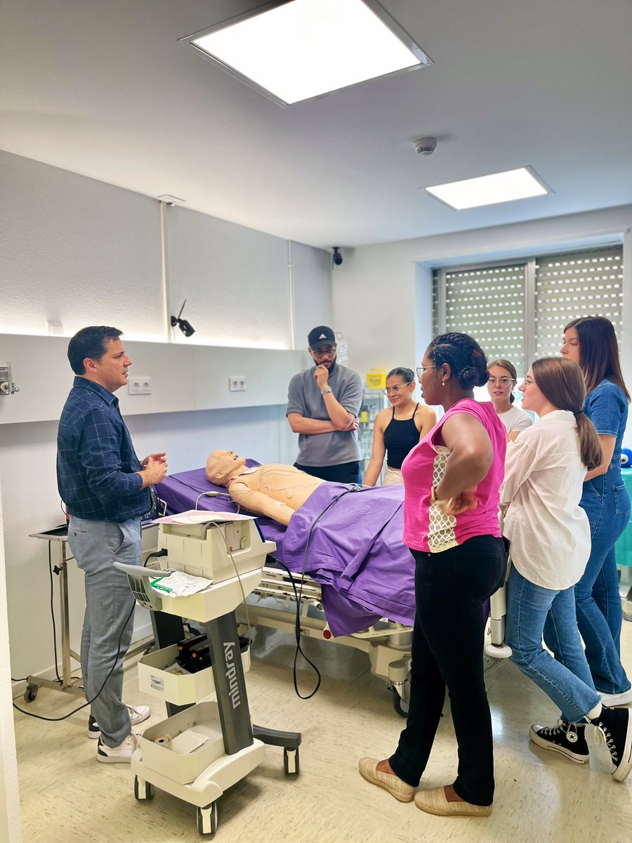 CTF_ASACEC's tweet photo. Hoy terminamos la segunda jornada del Curso de Soporte Vital Avanzado con simulación avanzada
#asacec #SVA #Simulación #RCP https://t.co/qVpEJ1xsUD