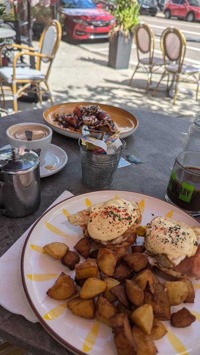 StanleyJacobs11's tweet photo. We found this very nice French Cafe called Chez Faby at downtown Tampa https://t.co/OrPO2GkxkO
