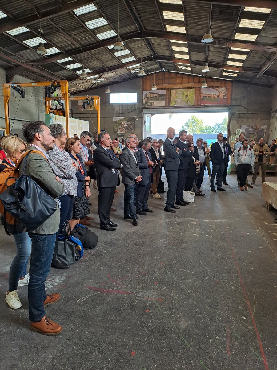 SNCF Immobilier (@sncfimmobilier) on Twitter photo Visite ce jour de l'usine avec tous les partenaires du projet Toits Temporaires Urbains (TTU) : <a href="/BanqueDesTerr/">Banque des Territoires</a> <a href="/SNCFimmobilier/">SNCF Immobilier</a> <a href="/icfhabitat/">ICF Habitat</a> Selvea <a href="/seinesaintdenis/">Département de Seine-Saint-Denis</a>. Ce partenariat d'innovation initié en 2021 vise la production industrielle de 200 BBM par an pendant 4 ans. Visite ce jour de l'usine avec tous les partenaires du projet Toits Temporaires Urbains (TTU) : <a href="/BanqueDesTerr/">Banque des Territoires</a> <a href="/SNCFimmobilier/">SNCF Immobilier</a> <a href="/icfhabitat/">ICF Habitat</a> Selvea <a href="/seinesaintdenis/">Département de Seine-Saint-Denis</a>. Ce partenariat d'innovation initié en 2021 vise la production industrielle de 200 BBM par an pendant 4 ans.