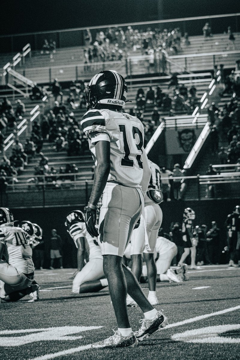 CHECK OUT MY MIDSEASON HIGHLIGHT TAPE‼️‼️

hudl.com/v/2QCai7