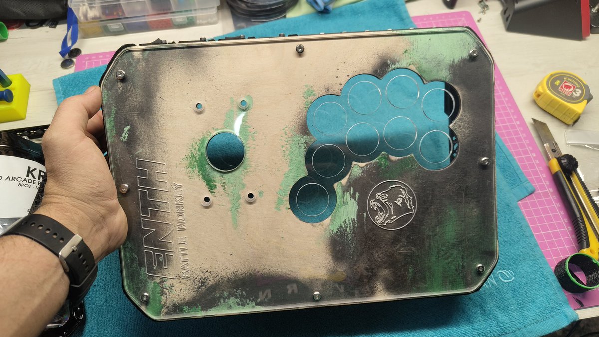 XBattleMonkeyX's tweet photo. I'm in love with this thing, you can see the passion Fulvio puts in every detail.
Many thanks to @enthcreations for this beauty 😍😍😍.
#arcade #arcadestick #fightstick #leverpower #custombuild #arcadebuilders https://t.co/JL7ym6ckSU