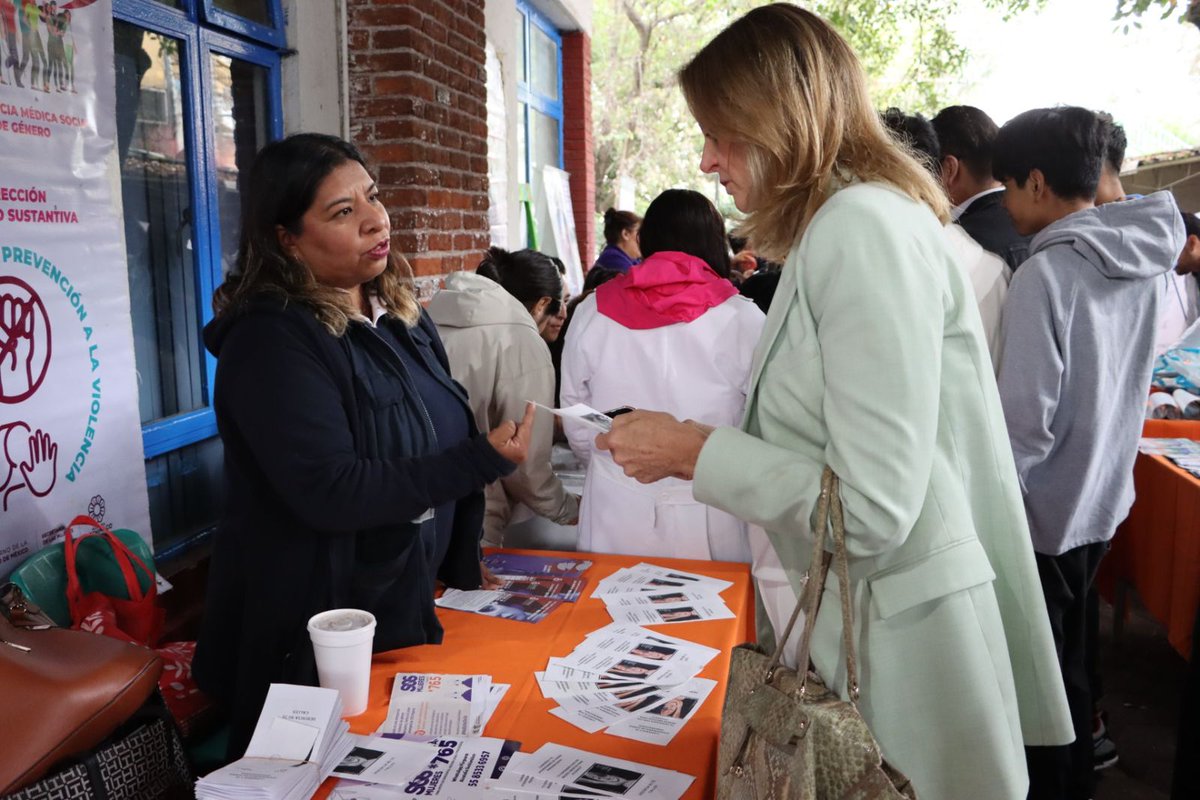 ☝️Todas las personas tienen derecho a decidir cuándo, cómo y con quién quieren formar una familia. 📢 El embarazo adolescente, muchas veces, roba esa oportunidad. ⚠️

Esta mañana #UNFPAMéxico participa en la “Jornada de activación en contextos escolares de la #ENAPEA" 👇