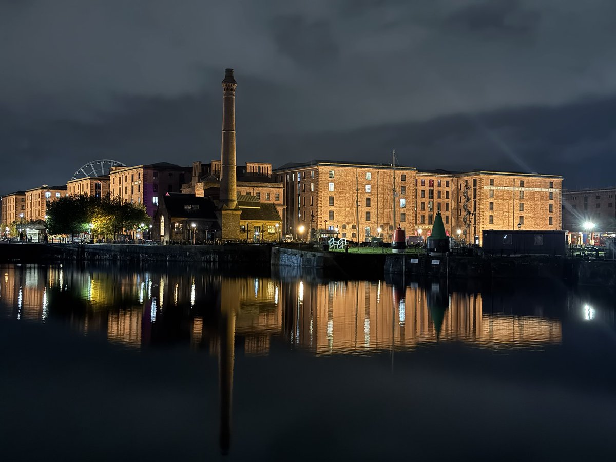 Michael Moore tweet media