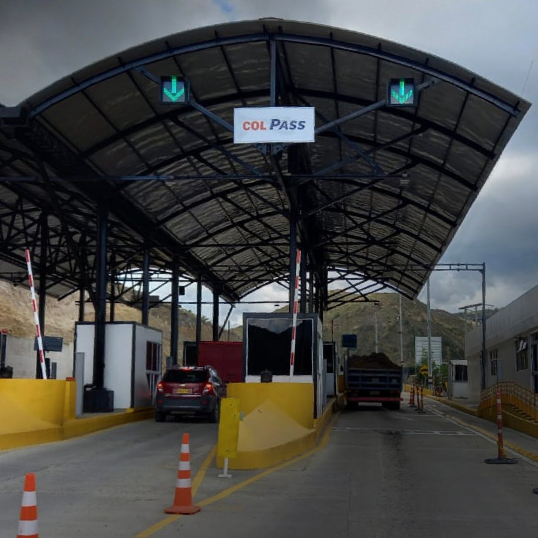 FlypassColombia's tweet photo. ¿Te ha pasado que llegas a un peaje y no dice Flypass sino Colpass? 🫨Tranqui, puedes pasar con Flypass. Sigue este #HiloFlypass para conocer de qué se trata. https://t.co/aXQ7isHkhi