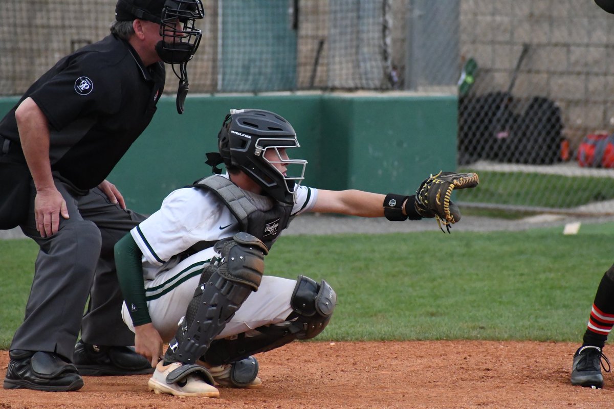ReaganGuthrie5's tweet photo. Brother/Sister
@SFWolvesBSB / @SFLadyWolvesSB catcher duo! ⚾️🥎
@Htowell15 @Harp_softball34 https://t.co/KUHBSQKCuu