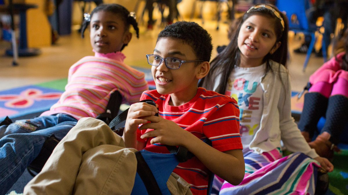 Getting_Smart's tweet image. Access to high-quality learning is vital for every student. In a  #GettingSmartBlog, @nmcclenn &amp;amp; @akrebecca discuss #accessibility as a core #designprinciple &amp;amp; share recs to create equitable, inclusive learning environments: gettingsmart.com/2024/09/24/why…