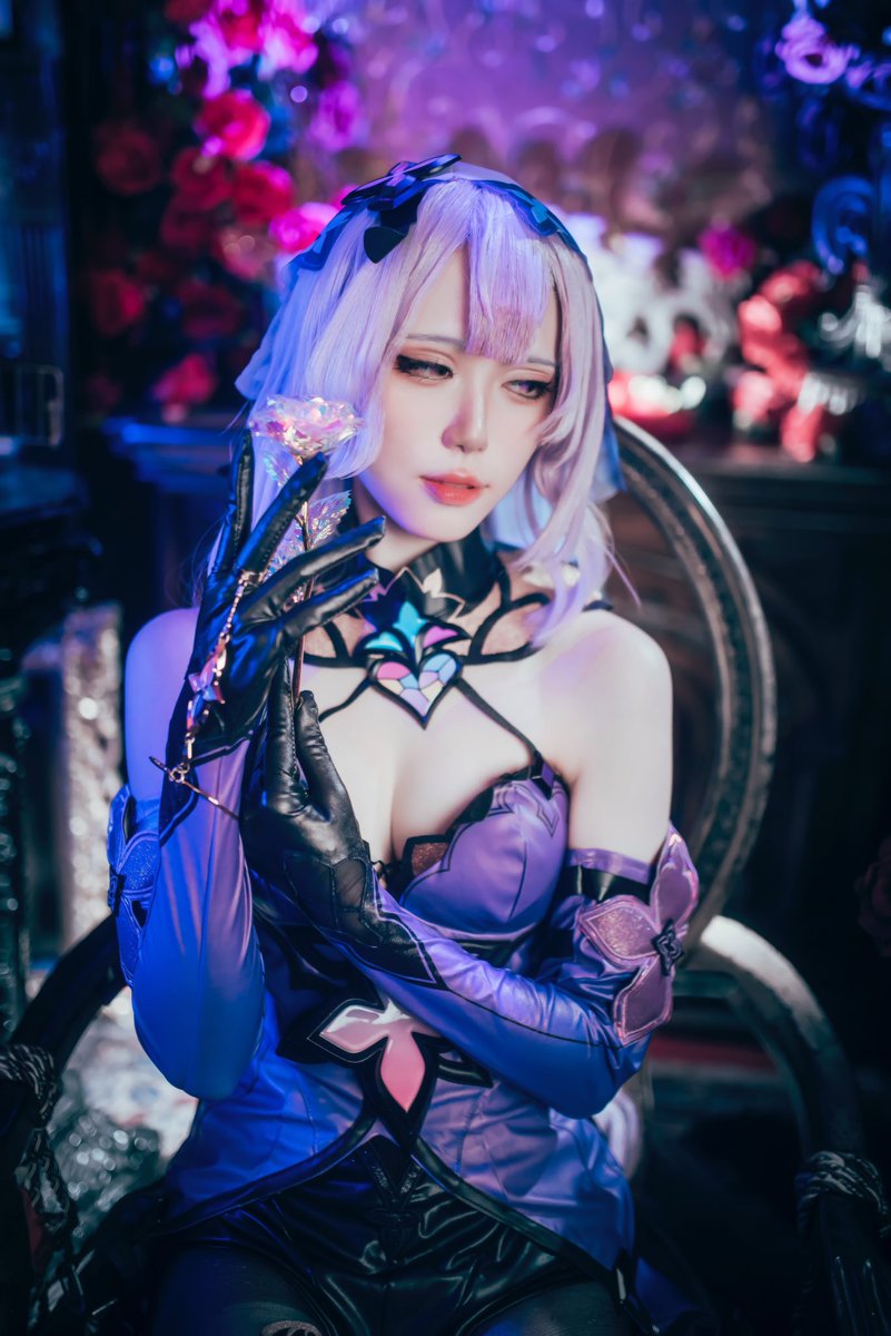 看著我

#HonkaiStarRai #BlackSwan #HonkaiStarRailCosplay