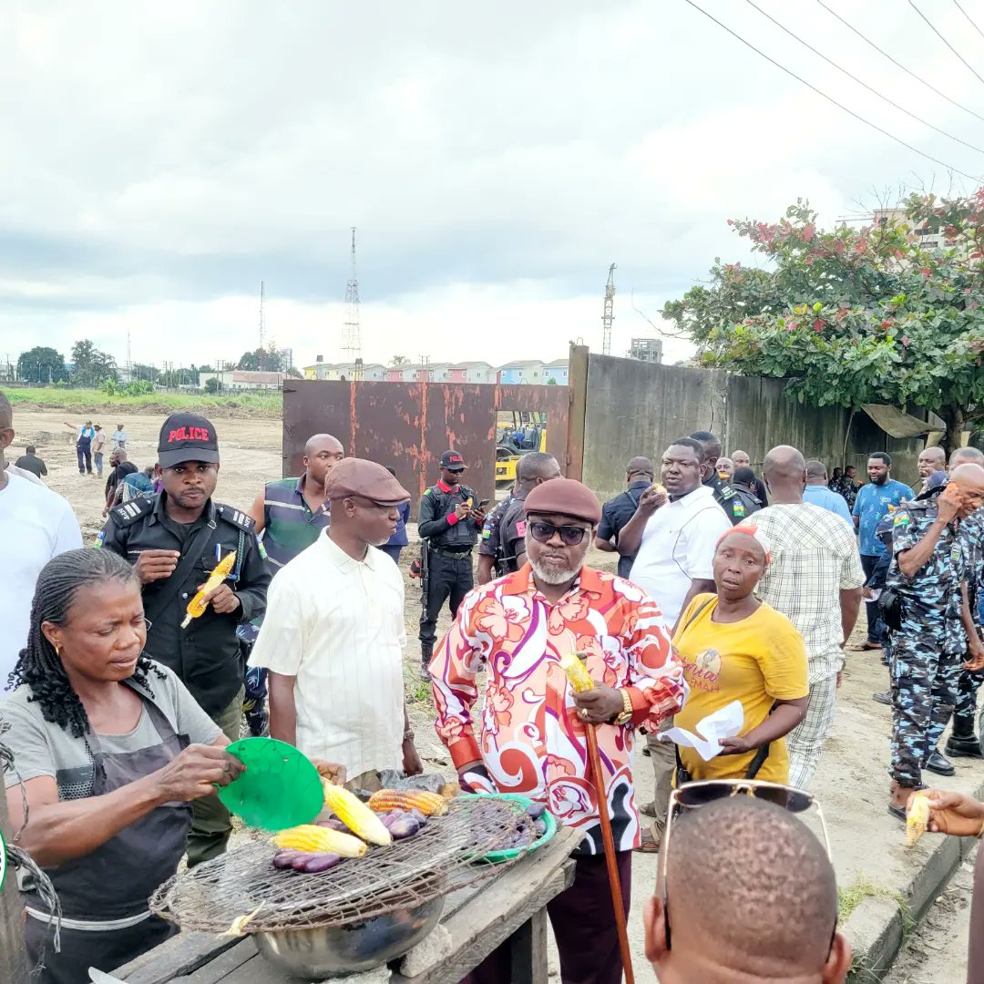 RIPCO___'s tweet photo. 4 days to go. 

The leadership of RIPCO  preparing the venue for the Grand Reception of Honourable Minister of the Federal Capital Territory.

@RIPCO MEDIA

#RIPCO
#RiversIjaws
#RipcoMedia
#riversijawpeoplescongress https://t.co/HZ05cUHp0K
