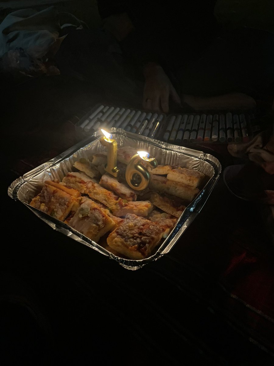 Late birthday celebration بيرثدي انا و رفيف 🥳🥳🍕