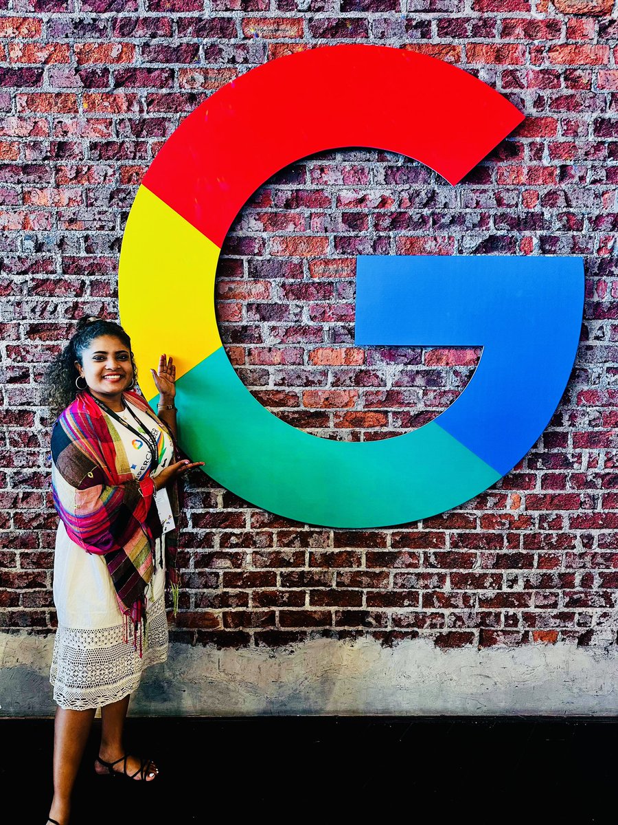 nuwini94's tweet photo. Proud to represent Sri Lanka 🇱🇰 at the @googledevgroups Southeast Asia Summit 2024 in Malaysia 🇲🇾! Exciting ideas 💡, connections, and collaborations ahead! 🚀 

#GoogleDevelopers #TechInnovation #Summit2024 #SriLanka #Southeastasia https://t.co/JhQyHm3gfr