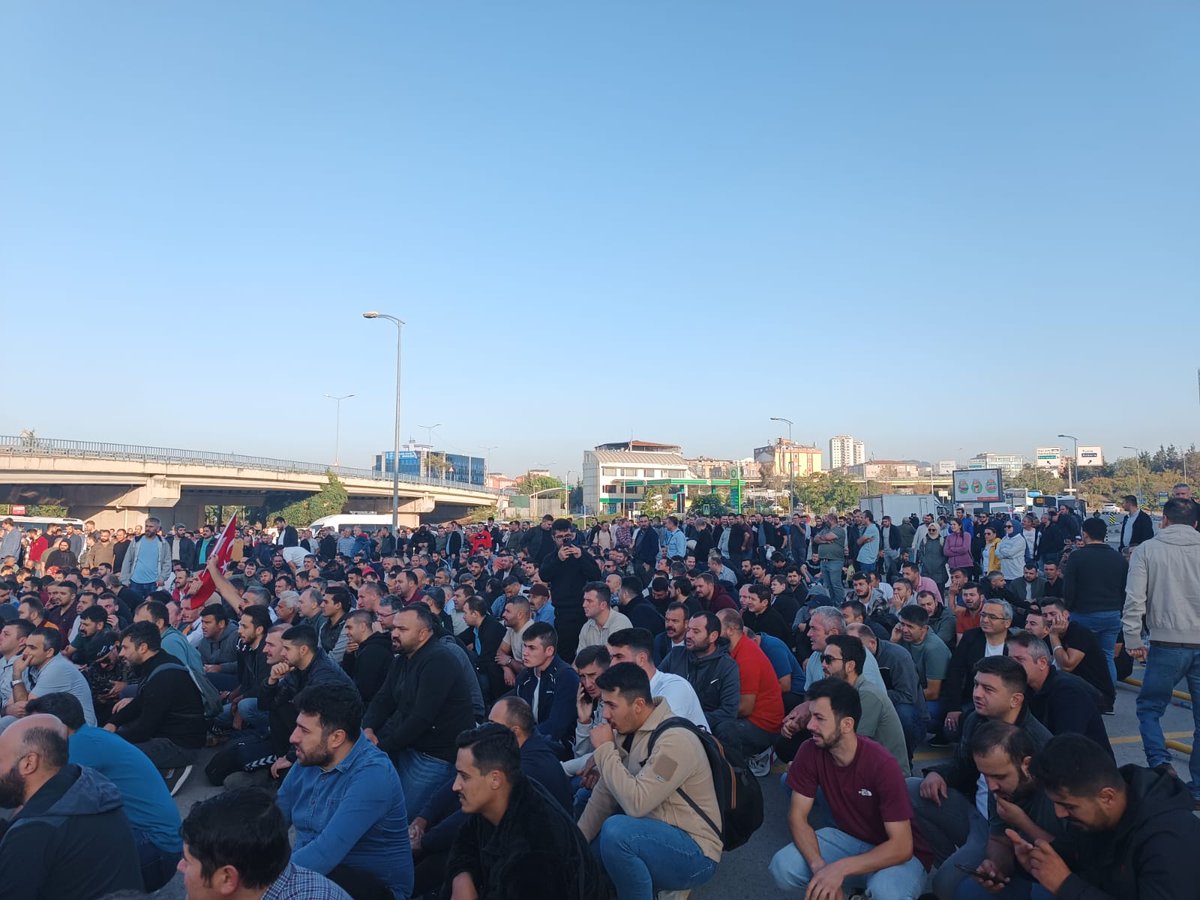 Zaferaksoy5134's tweet photo. #msbiscisiniduyun
#zordayızgeçinemiyoruz 
Devletime çalışmak istiyorum sadaka değil hakkım olan ücreti istiyorum. https://t.co/VHhxM3ds07