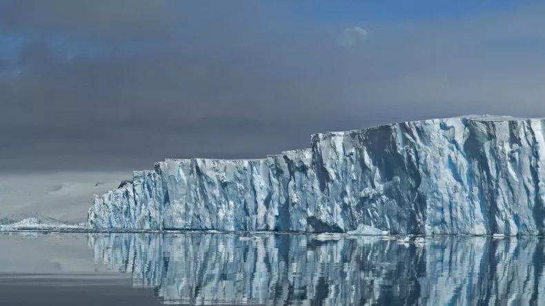 Antarctic 'doomsday glacier' heading for collapse 

Scientists studying Thwaites Glacier, ominously dubbed the "Doomsday Glacier," have unveiled a rapidly evolving and complex environment that could lead to dramatic sea-level rise in the centuries ahead. The glacier, located in