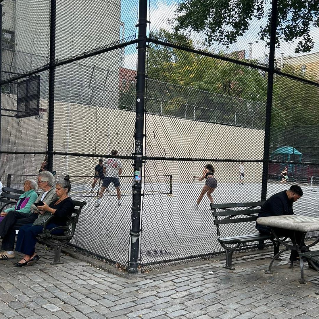 DirectPayNet's tweet image. $600 million... 🎾 

👉 The approx value of the global pickleball equipment market.

You can&apos;t go 2 blocks in NYC without finding a game.

Online sales of pickleball equipment has increased 250% since 2019.

Digital content merchants: Are you selling pickleball equipment?