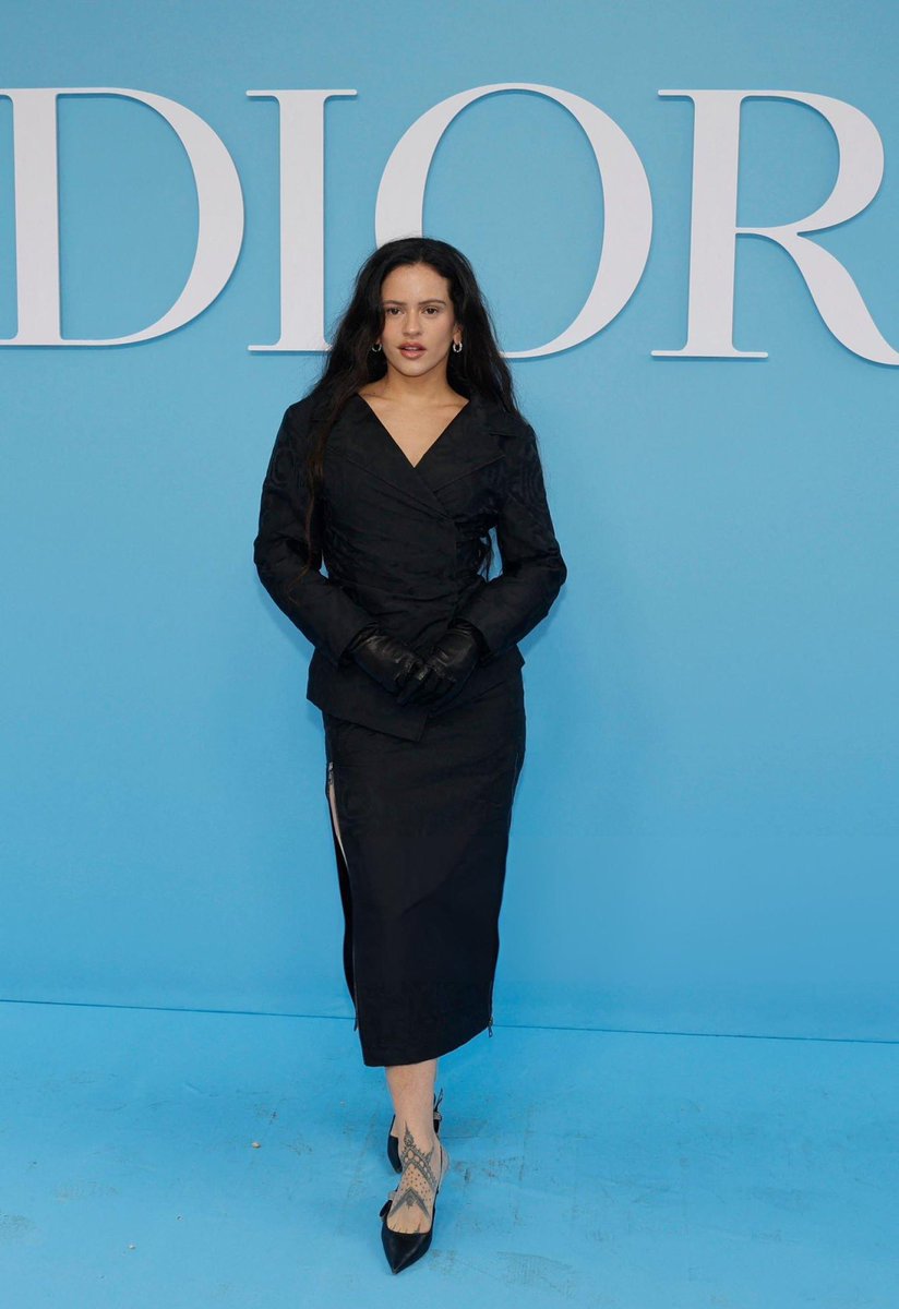 ShareY0urStyle's tweet image. Rosalia at the Dior Fashion Show. #FWP