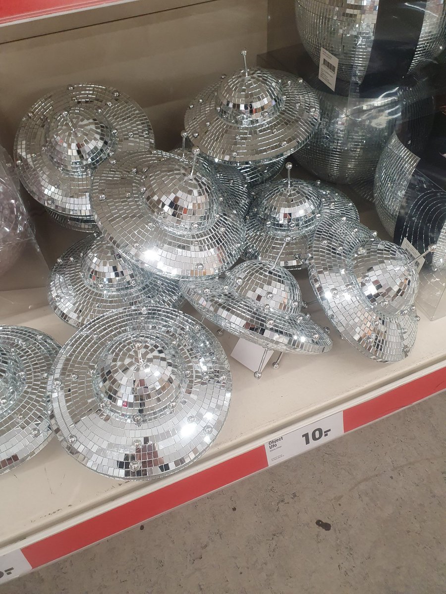 teatimetay13's tweet photo. me when i'm down bad but also a mirrorball https://t.co/CUQR1t0xGS