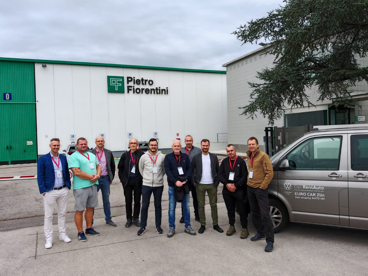 🌞Spolu s JRK a PietroFiorentini jsme vyvezli naše členy na exkurzi do Itálie😎
🫒Koncern PF realizuje projekty, jako je biologická metanizace, zkapalňování CH4 a CO2, obousměrné regulační stanice atd. 
🌞Biometanová stanice zpracovává pokročilou biomasu a dodává biometan do sítě