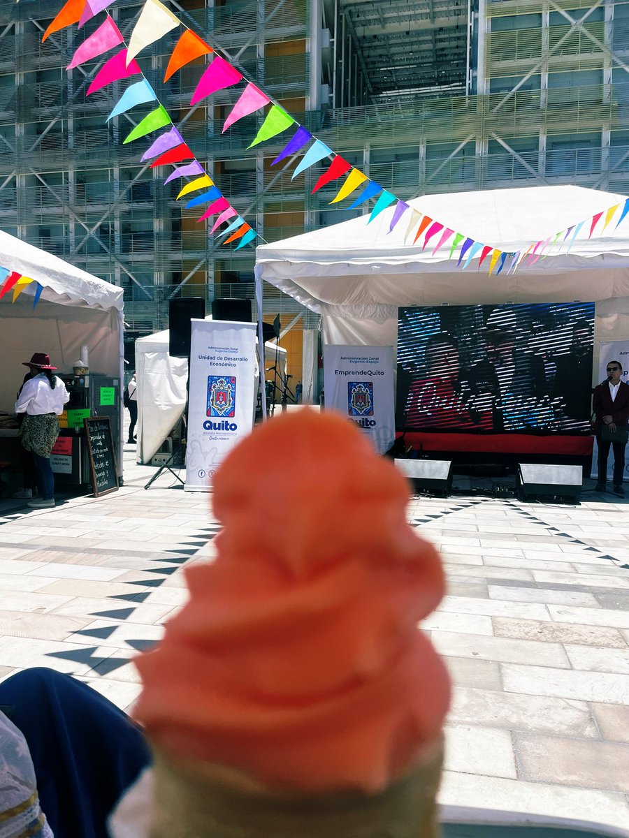 MamaTransito's tweet photo. Helado de mandarina DELICIOSO de #Chavezpamba en la Feria de #RedEmprendeQuito de la @ZonalEspejo ! https://t.co/9gbEDYl2TT