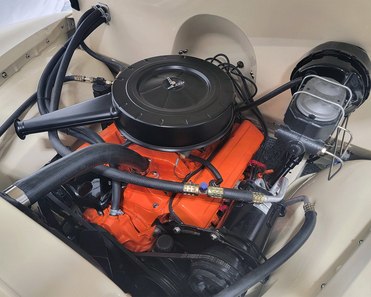 Barrett_Jackson's tweet photo. Feast your eyes on this stunning 1953 @GMC 150 #5Window #custom pickup! Powered by a @Chevrolet 327ci #V8 and paired with a 3-speed automatic, it's headed to the #Scottsdale Fall Auction with No Reserve, Oct. 10-13 at #WestWorld.
Learn more: https://t.co/RaFdLtxZx7 https://t.co/XMIhe42kQt