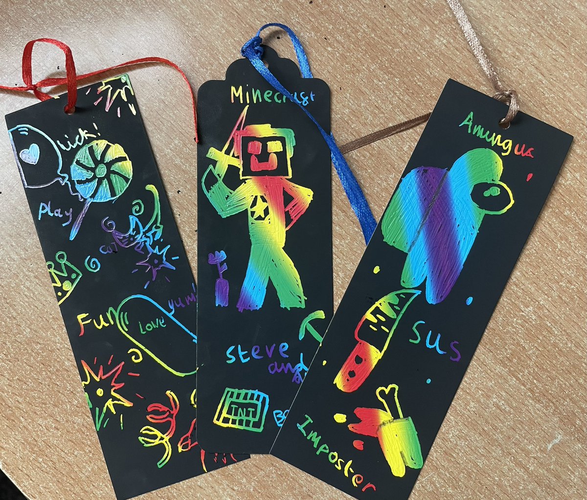 makeplaycreate's tweet image. Little Books
Big Books
Little Books inside Big Books
Books with Pockets
Books with Windows
&amp;amp; Colourful Boomarks

Today’s creations using wrapping paper, wallpaper &amp;amp; washi tape.

Back at Shipston Primary next Tuesday for more book inspired making.
@ShipstonHead @stourfederation