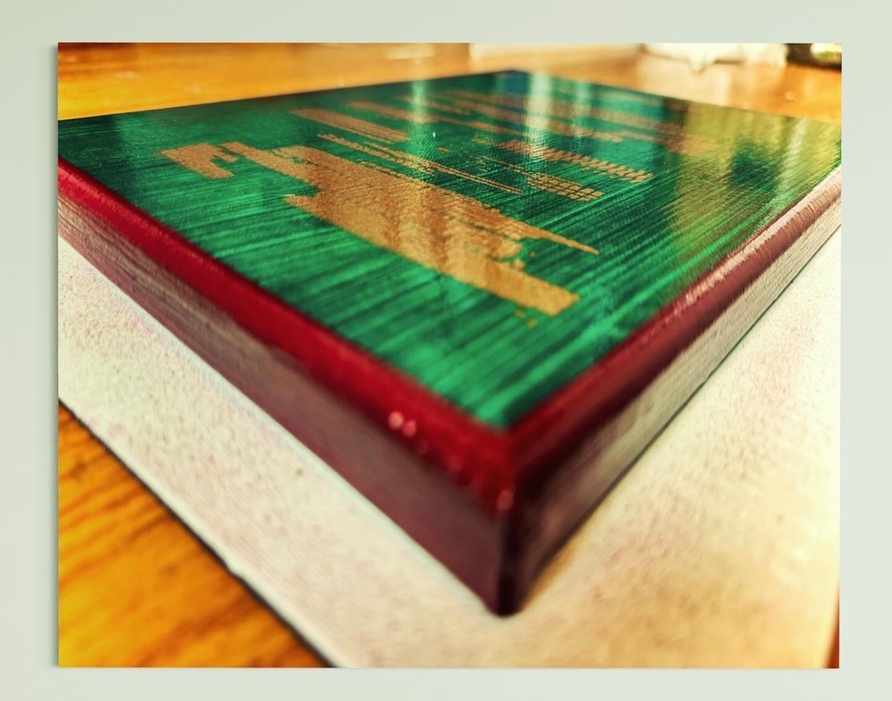 BelliottiBooks's tweet photo. Emerald Enigma - 8x10inch canvas abstract acrylic

NFT bidding starts at .15 SOL and is the physical art is unlocked @ 1 SOL (includes free shipping within the United States)