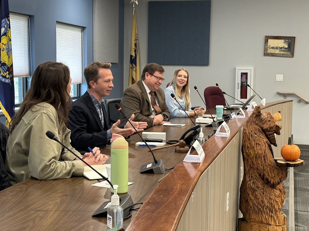Hillary Mintz (@hillary_mintz) on Twitter photo Connecting local journalists with local government leaders and learning from each other. Thank you to <a href="/NickBohrWISN/">Nick Bohr</a> <a href="/KayleeStaral/">Kaylee Staral</a> <a href="/BretLemoine/">Bret Lemoine</a> <a href="/BridgeFogs/">Bridget Fogarty</a> for all sharing insights into the news gathering process for members of the Wisconsin City/County Management Association. Connecting local journalists with local government leaders and learning from each other. Thank you to <a href="/NickBohrWISN/">Nick Bohr</a> <a href="/KayleeStaral/">Kaylee Staral</a> <a href="/BretLemoine/">Bret Lemoine</a> <a href="/BridgeFogs/">Bridget Fogarty</a> for all sharing insights into the news gathering process for members of the Wisconsin City/County Management Association.