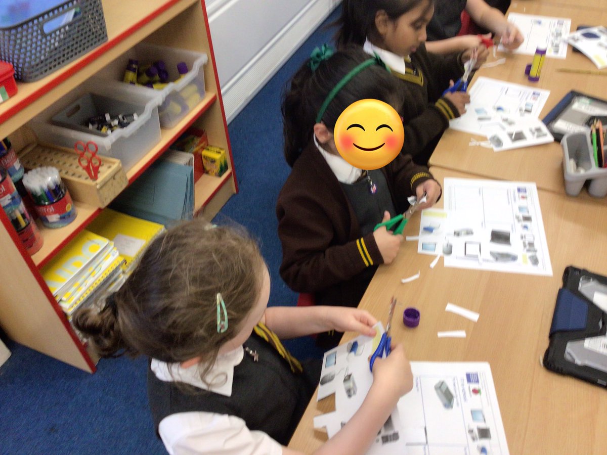 3StHerberts's tweet image. “What is IT?” Today we discussed what ‘information technology’ is and what we use it for. We thought about what IT we need for work, which we can play on and which IT can be used to speak to someone on. #StHerbertsComputing