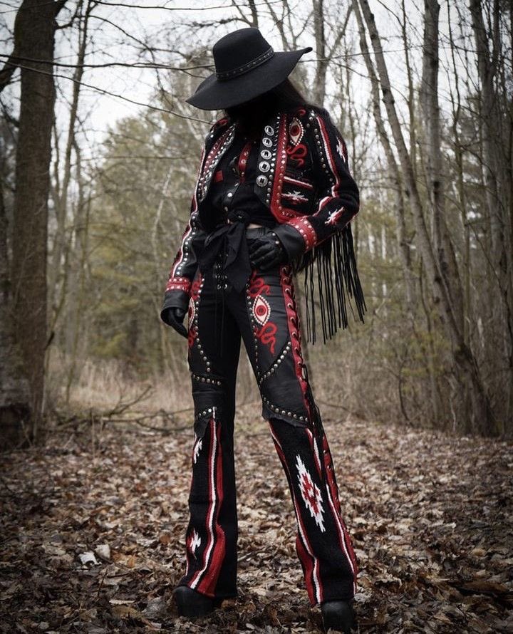 lux_theaurora's tweet image. Art homework art homework (+ references used)

#art #arthomework