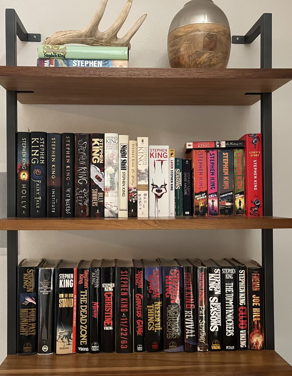 JMitchellTGS's tweet photo. @ScribnerBooks @LosersClubPod @StephenKing @skdotcom_news My King collection is missing this book! Would love to remedy that 😉 https://t.co/7K0DoqRafq