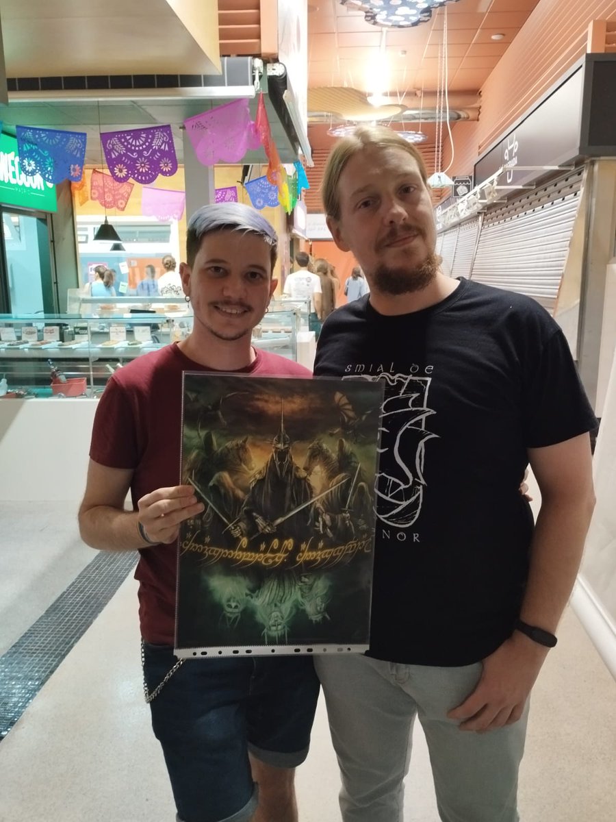 Tolkien_numenor's tweet photo. Os compartimos algunas fotos de nuestra celebración del cumpleaños de Bilbo y Frodo, donde realizamos nuestro tradicional brindis en buena compañía.
#SmialSTE #EventosSTE https://t.co/sK6JPVF9ms