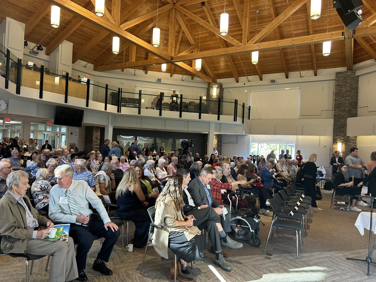 BCCareProviders's tweet photo. Packed room for our #CaretoChat Election Debate! #AllHandsonDeck https://t.co/7WVT6qnFx5