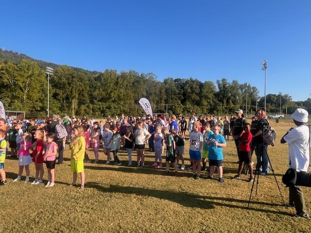 UsatfAlumni's tweet photo. The USATF/Hershey RunJumpThrow event in Rockwood, TN was an absolute blast. The kids had so much fun that they didn’t want to leave! The best part? They were already asking when is USATF coming back? It was an unforgettable day filled with energy and smiles!@UsatfAlumni https://t.co/i9J7PO4kCc