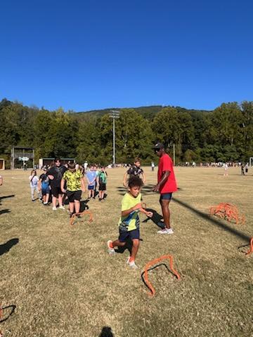 UsatfAlumni's tweet photo. The USATF/Hershey RunJumpThrow event in Rockwood, TN was an absolute blast. The kids had so much fun that they didn’t want to leave! The best part? They were already asking when is USATF coming back? It was an unforgettable day filled with energy and smiles!@UsatfAlumni https://t.co/i9J7PO4kCc