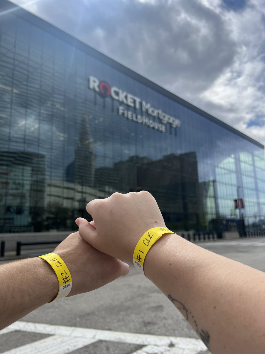 fingertapetyler's tweet photo. the line for #clancycle #clancycleveland has started!! we will be located on huron st across the street from the northeast entrance. see the photos below for more info!! message me or @NicTrixYT for any questions, concerns, accommodations, etc. LETS HAVE A GREAT SHOW!!! |-/ https://t.co/xGuDPbOJl8