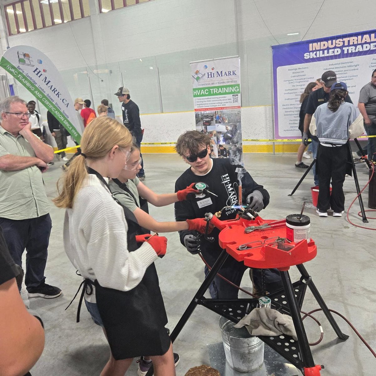 Level Up Career Fair in Kitchener was a also huge success last week! 💫We got to meet and greet thousands of grade 7-12 students, parents and teachers in the area. Thank you for joining us at our booth to try our hands-on activities and learn about career pathways in HVAC🛠