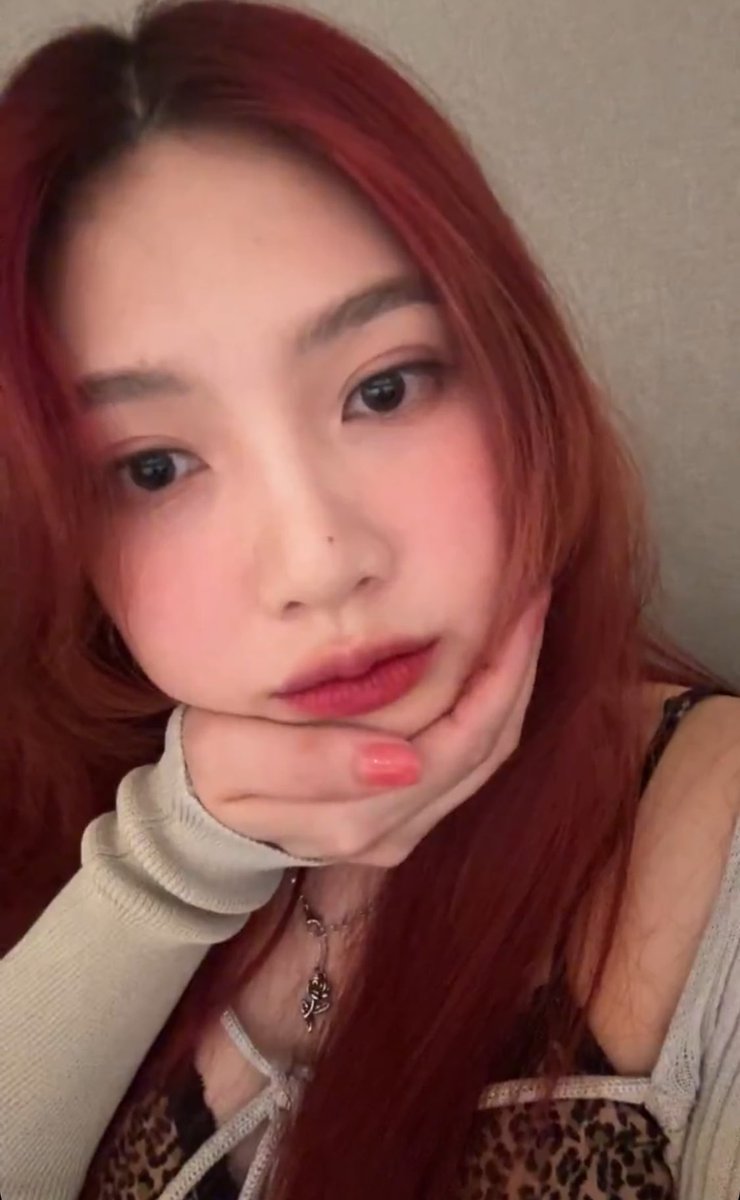 조이님 댓글 아궁빵 요청에
대체 이게뭐야?이게뭐야?하시더니 머리를 막 흔드시는 퍼포먼스까지 보여주신다