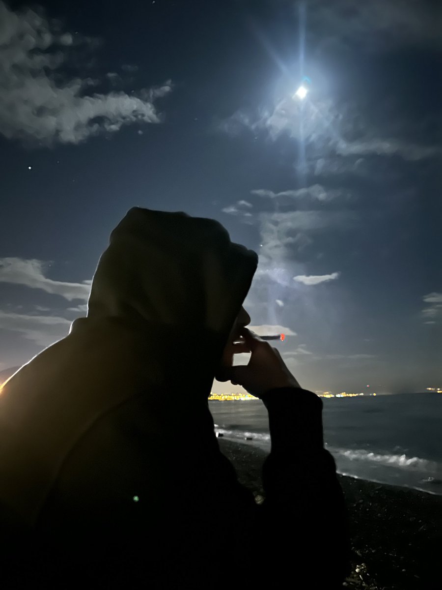 Daldık uzun düşüncelere