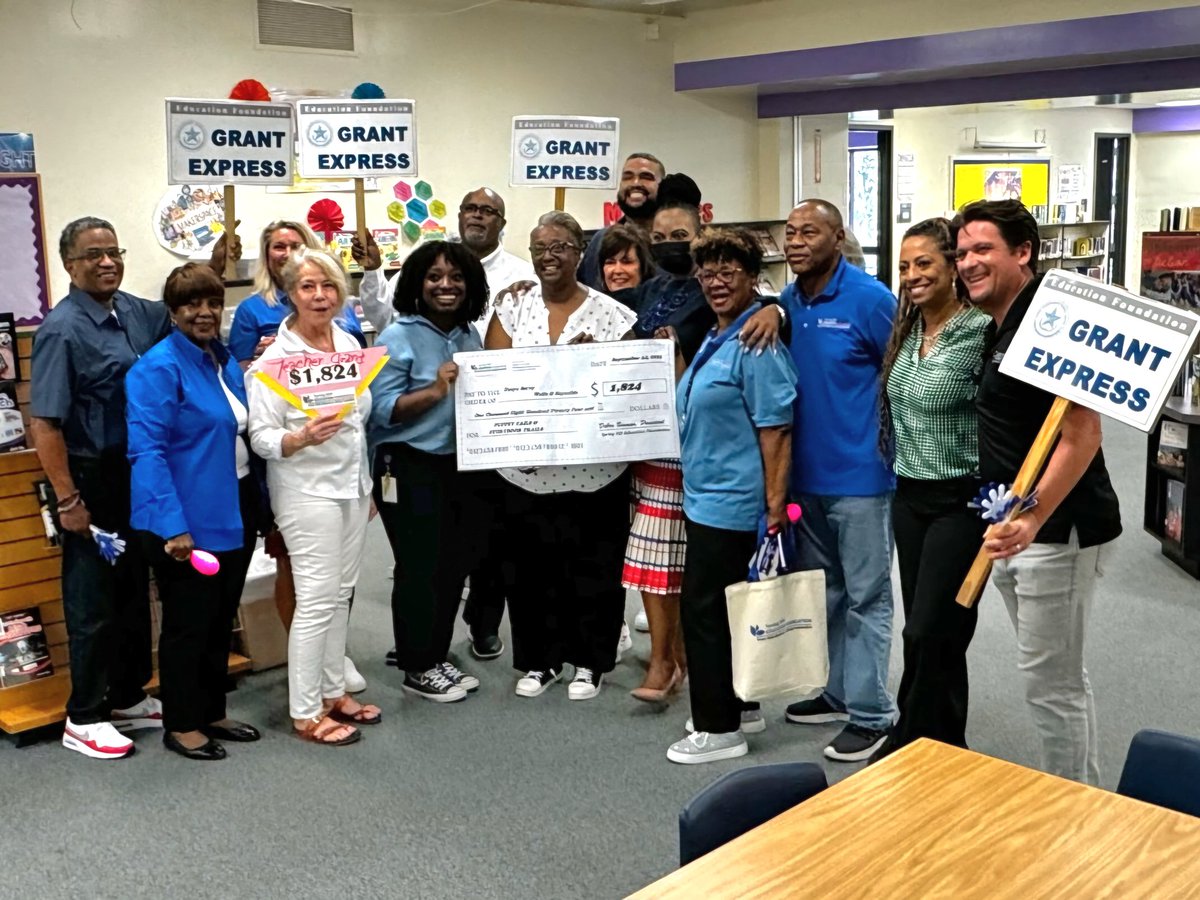 WellsWolverines's tweet photo. Congratulations to our very own Ms. Berry for being a SISD Education Foundation Grant recipient! #WellsWolverines #WinningWells @Springisd https://t.co/a0Yl0qoYMQ