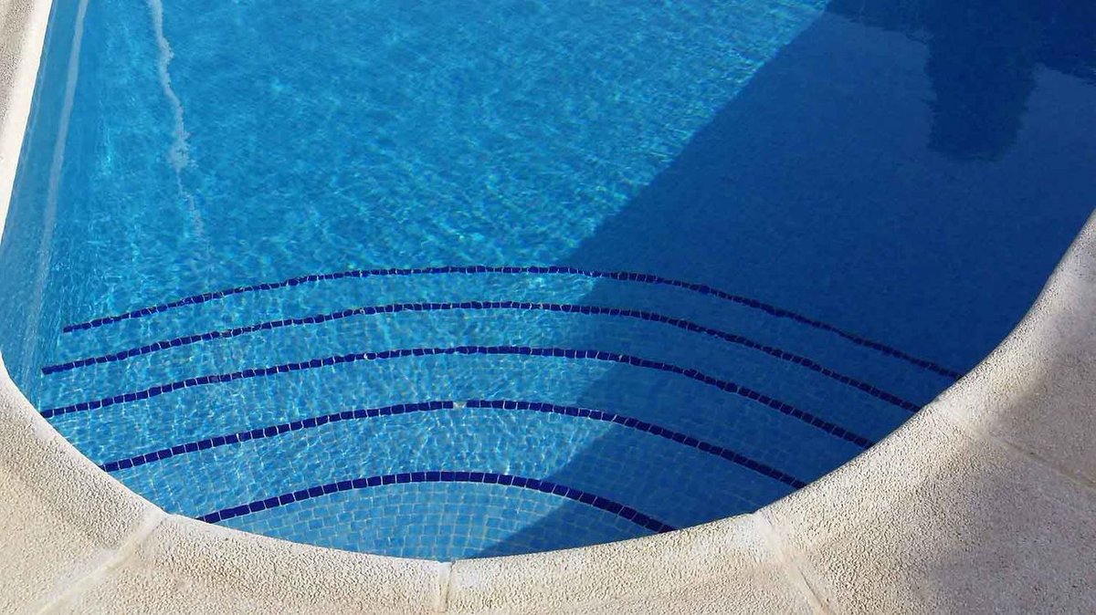 Bring out the best in your pool with our pool tile cleaning. Bright, clean tiles await to enhance your swimming experience. Request a quote today. #PoolTileCleaning #Phoenix
poolmaintenanceglendale.com