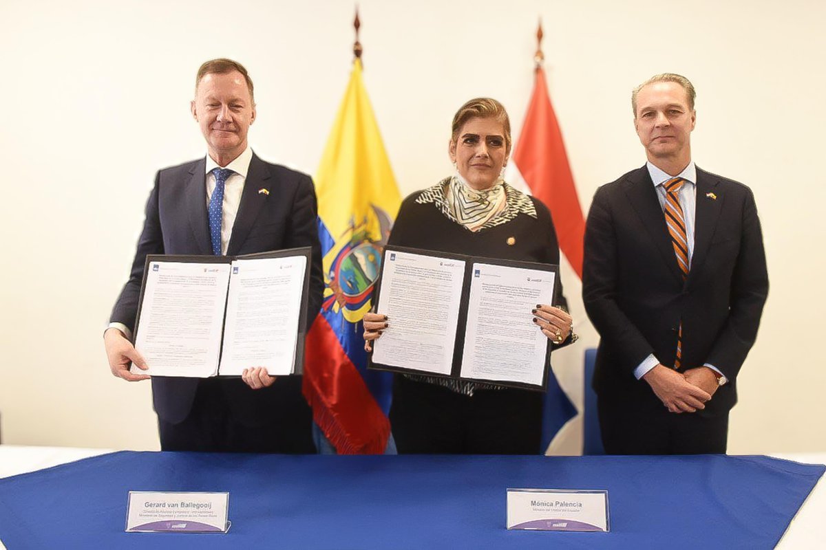 Ministerio del Interior Ecuador 🇪🇨 (@mininteriorec) on Twitter photo 🇪🇨🇳🇱 ¡Juntos por la seguridad!
<a href="/Palencia3Monica/">Mónica Palencia Nuñez</a>, ministra del Interior, y Gerard van Ballegooij, director de Asuntos Europeos e Internacionales del Ministerio de Seguridad y Justicia de los Países Bajos, suscribieron un Memorando de Entendimiento para trabajar en materia de⬇️ 🇪🇨🇳🇱 ¡Juntos por la seguridad!
<a href="/Palencia3Monica/">Mónica Palencia Nuñez</a>, ministra del Interior, y Gerard van Ballegooij, director de Asuntos Europeos e Internacionales del Ministerio de Seguridad y Justicia de los Países Bajos, suscribieron un Memorando de Entendimiento para trabajar en materia de⬇️