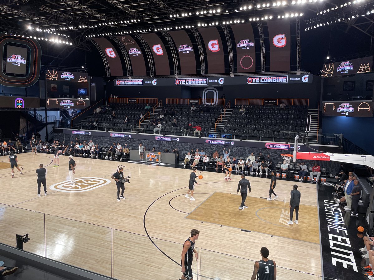 JeffRabjohns's tweet image. 📍ATLANTA — Peegs.com is here for the annual @OvertimeElite combine day. A host of talented players are in the gym here today.