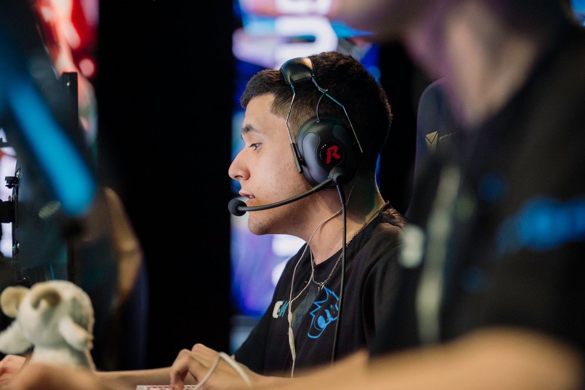 Sigo bajo contrato con <a href="/allknightsla/">All Knights</a>, pero se me habilitó a escuchar ofertas. 
Muy agradecido con el staff y con los compañeros que tuve, aprendí muchísimo y me hicieron crecer como persona y como player. 
Hoy en día estoy más motivado que nunca, con muchas ganas de seguir