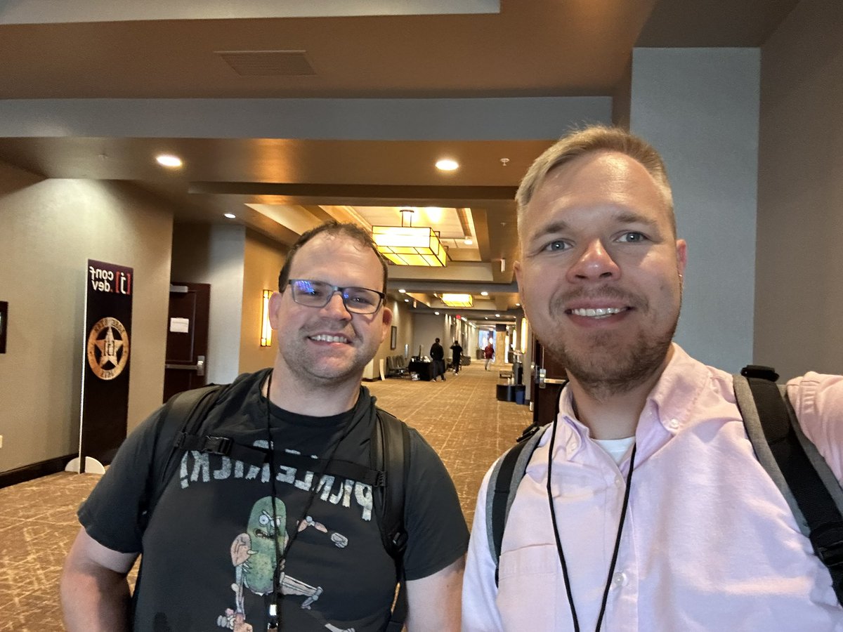 sergey_tech's tweet photo. Having amazing time at #jconf. Enjoying spring deep dive with @starbuxman https://t.co/rP2qyy0FP4