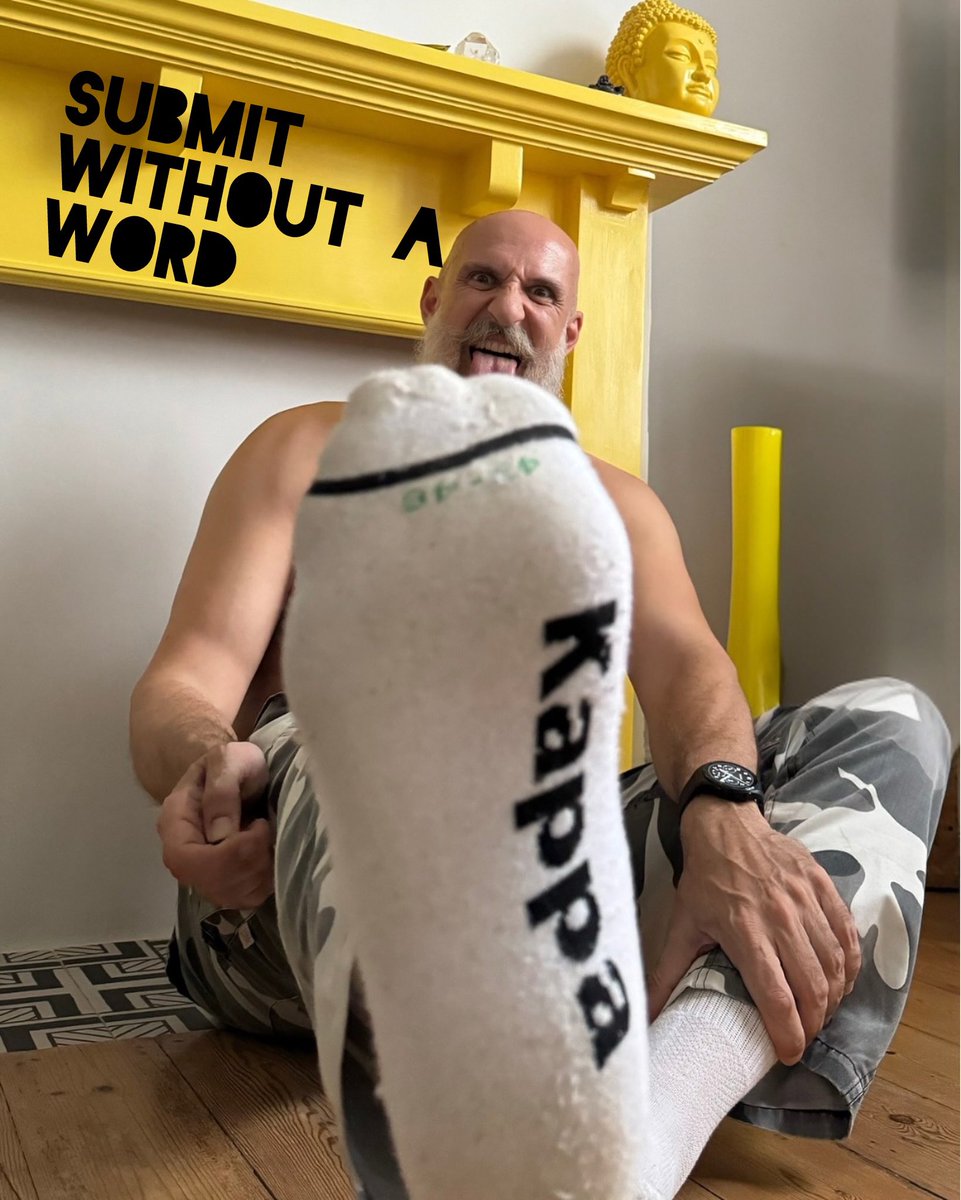 SoleSeductor's tweet photo. Submit without a word. Your place is already known. ๐๐ฅ #Dominance #MasterAndServant #UnspokenRules #PowerMove #UnderControl #Submission #Authority #BodyLanguage #PowerDynamic #FeelTheTension #IrresistibleForce #NoEscape #InCharge #SilentCommand #ObeyMe #OwnYourPlace #MindGames https://t.co/xqI928VQS3