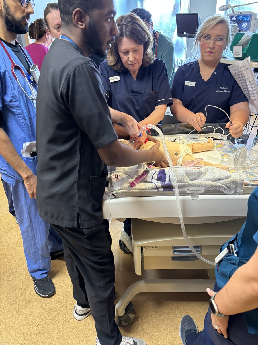 SligoSim's tweet image. Neonatal resuscitation following a maternal abruption, team dynamics play such an important role in emergencies, well done 👏🏻Obs &amp;amp; Gyne team, close loop communication is key. 🔑 
@HSE_NSO @Ckkgreene @NMPDUNorthWest @GeorginaKilcoy3