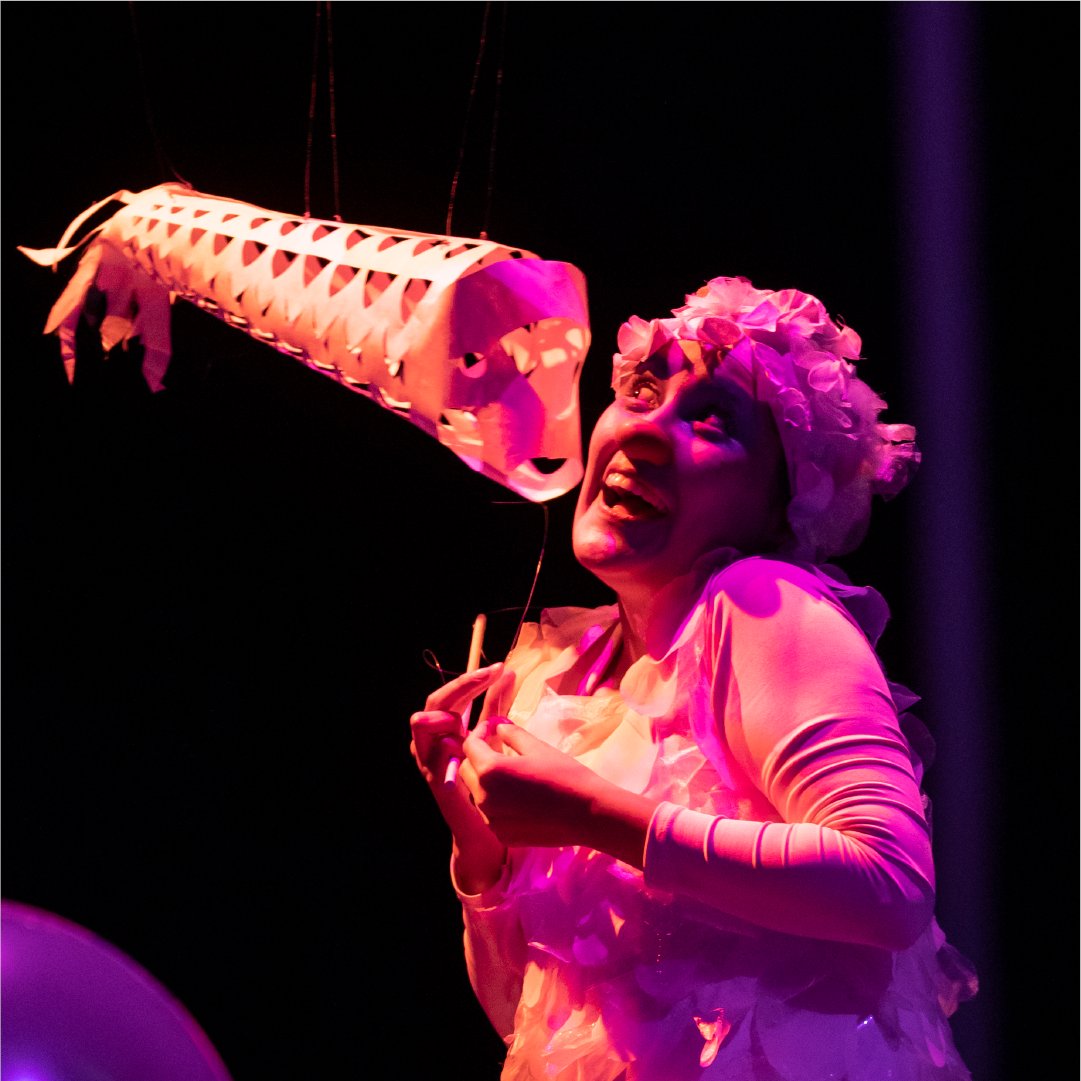 🎈🎈🎈FLOTANTE
Flotante es una experiencia inmersiva teatral para bebés de 6 meses a niños de 4 años. 

⏰ sábados y domingos doble horario: 11 y 12 am
🎟️ Entradas a la venta en Joinnus. Link en nuestra bio