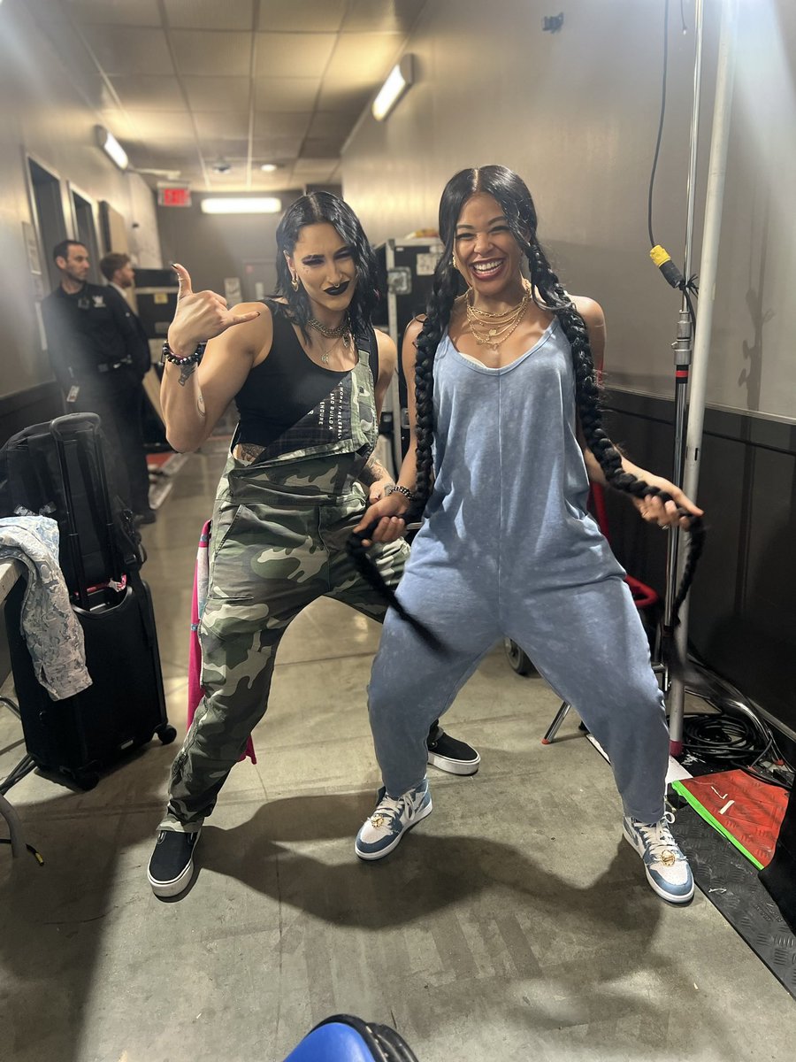 BiancaBelairWWE's tweet image. The Ying to my Yang!
Overall Gang
